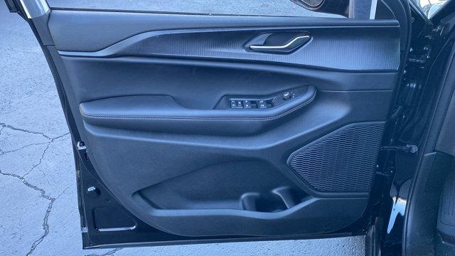 new 2025 Jeep Grand Cherokee car, priced at $40,345