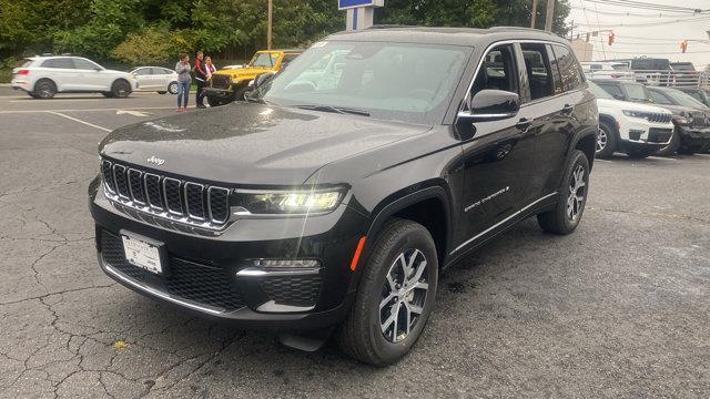 new 2025 Jeep Grand Cherokee car, priced at $47,310