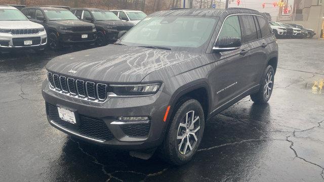 new 2025 Jeep Grand Cherokee car, priced at $45,810