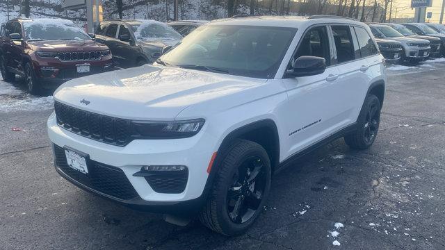 new 2025 Jeep Grand Cherokee car, priced at $45,425