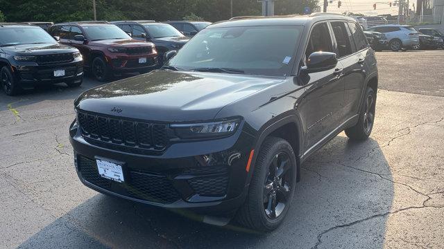 new 2025 Jeep Grand Cherokee car, priced at $45,780