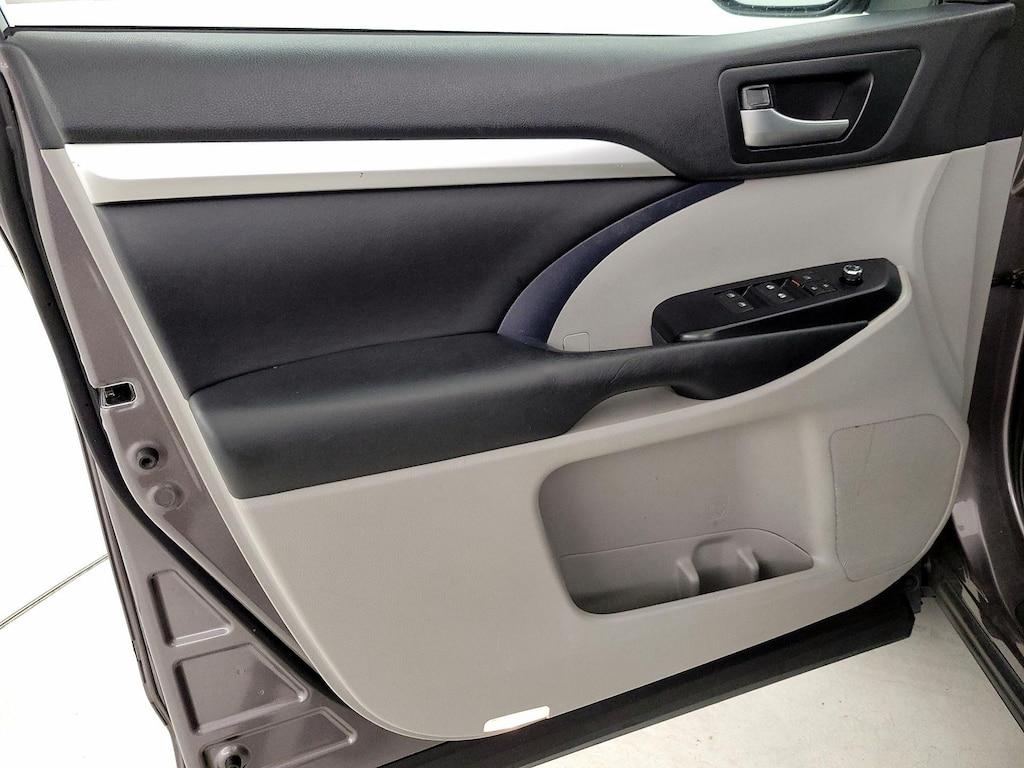 used 2019 Toyota Highlander car, priced at $29,998