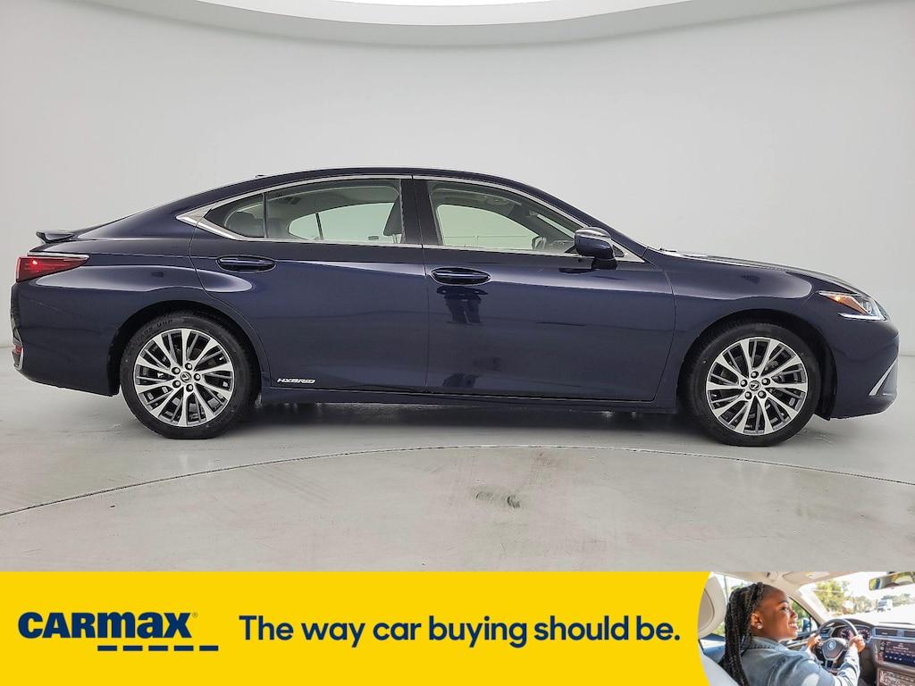 used 2019 Lexus ES 300h car, priced at $27,998