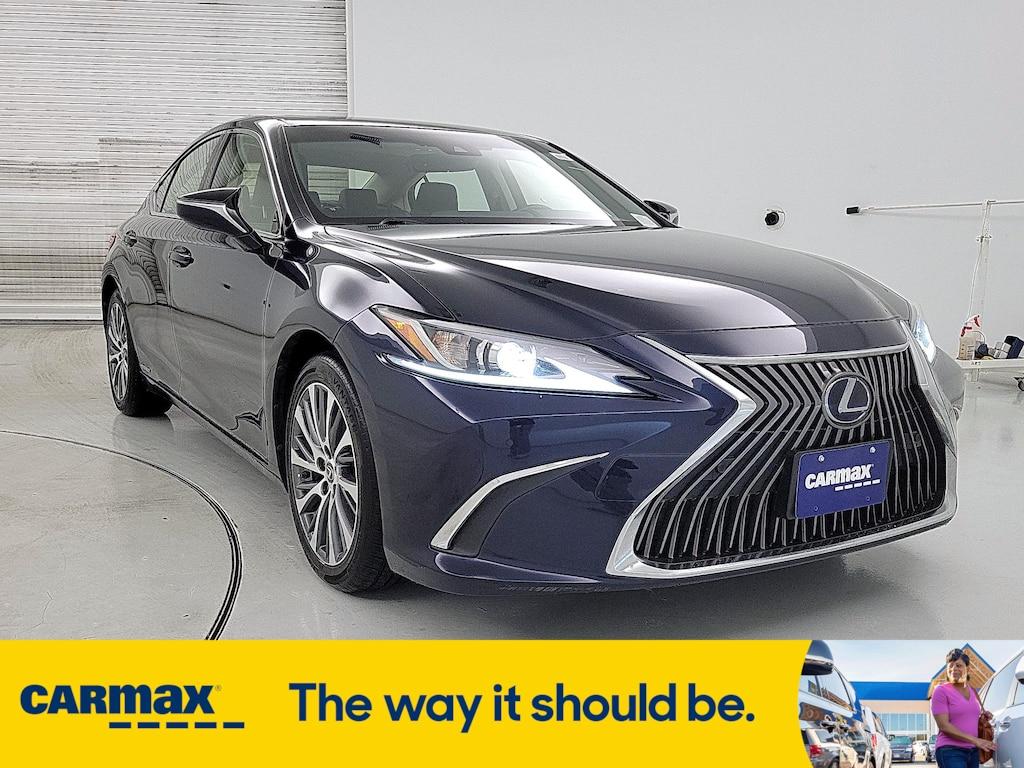 used 2019 Lexus ES 300h car, priced at $27,998