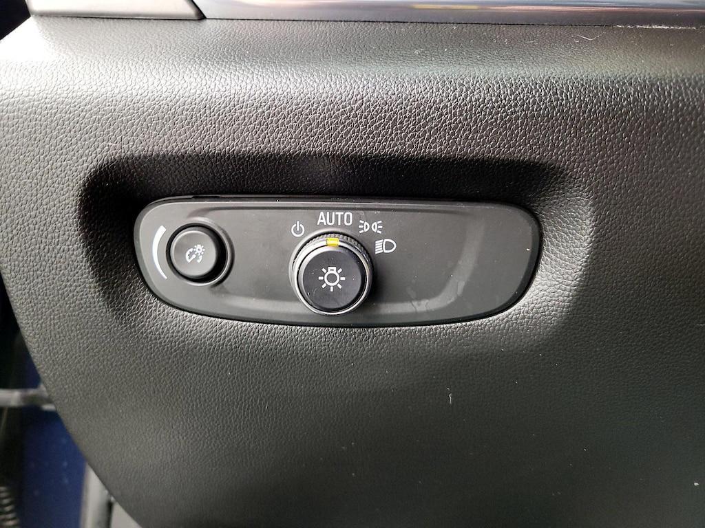 used 2022 Chevrolet Traverse car, priced at $27,998