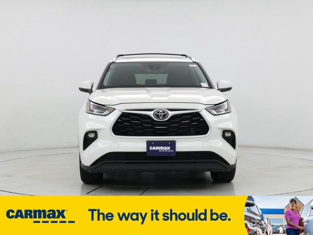 used 2021 Toyota Highlander car, priced at $33,998