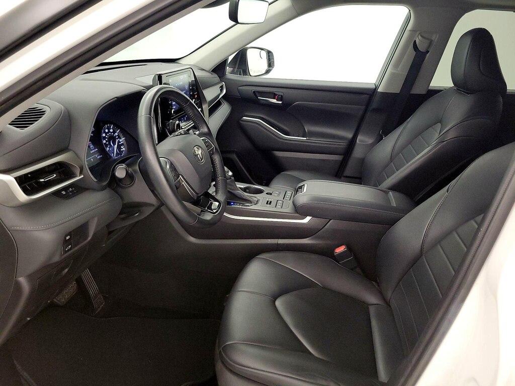 used 2021 Toyota Highlander car, priced at $33,998