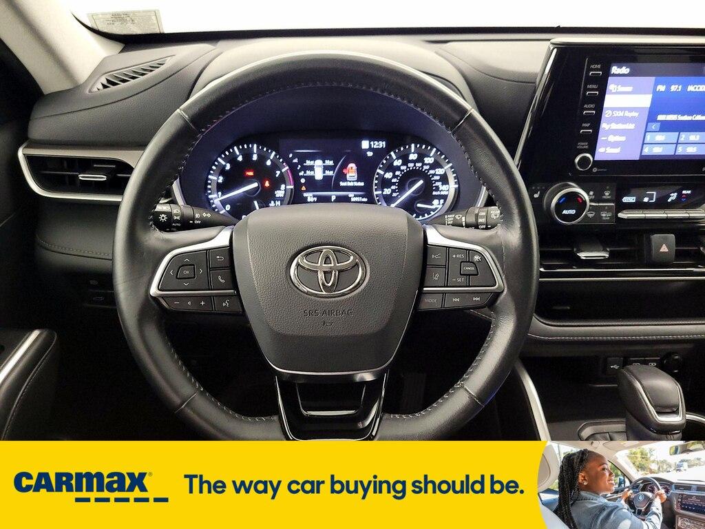 used 2021 Toyota Highlander car, priced at $33,998