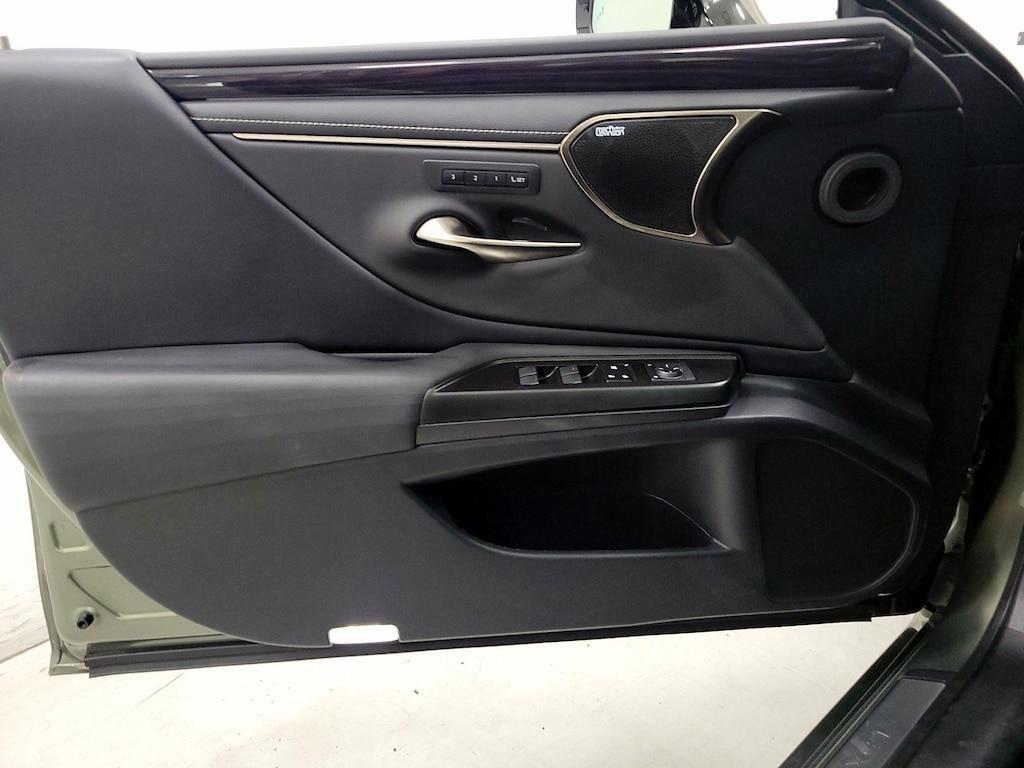 used 2019 Lexus ES 300h car, priced at $31,998