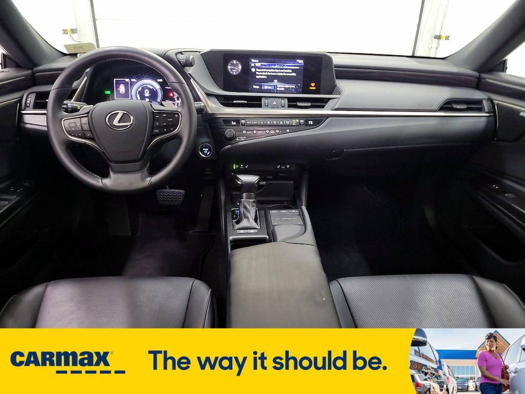 used 2019 Lexus ES 300h car, priced at $31,998