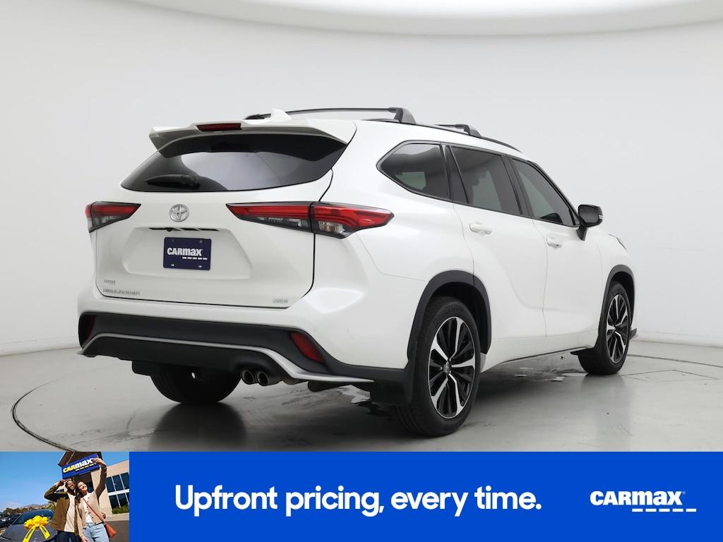 used 2021 Toyota Highlander car, priced at $33,998