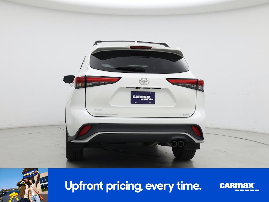 used 2021 Toyota Highlander car, priced at $33,998