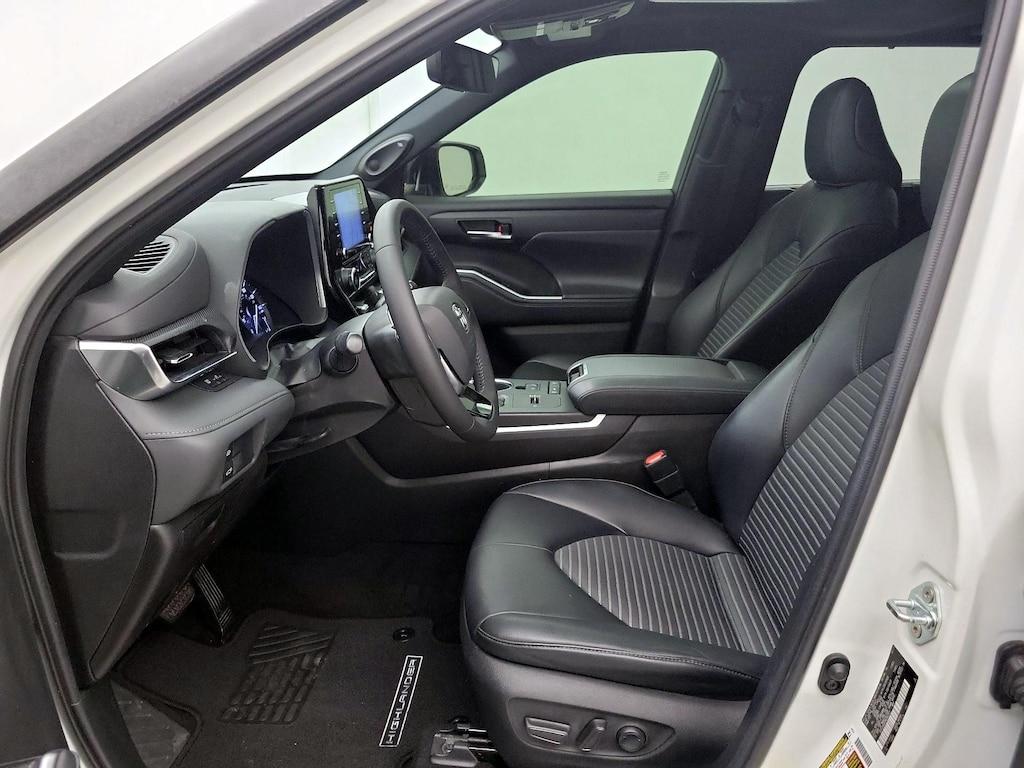 used 2021 Toyota Highlander car, priced at $33,998
