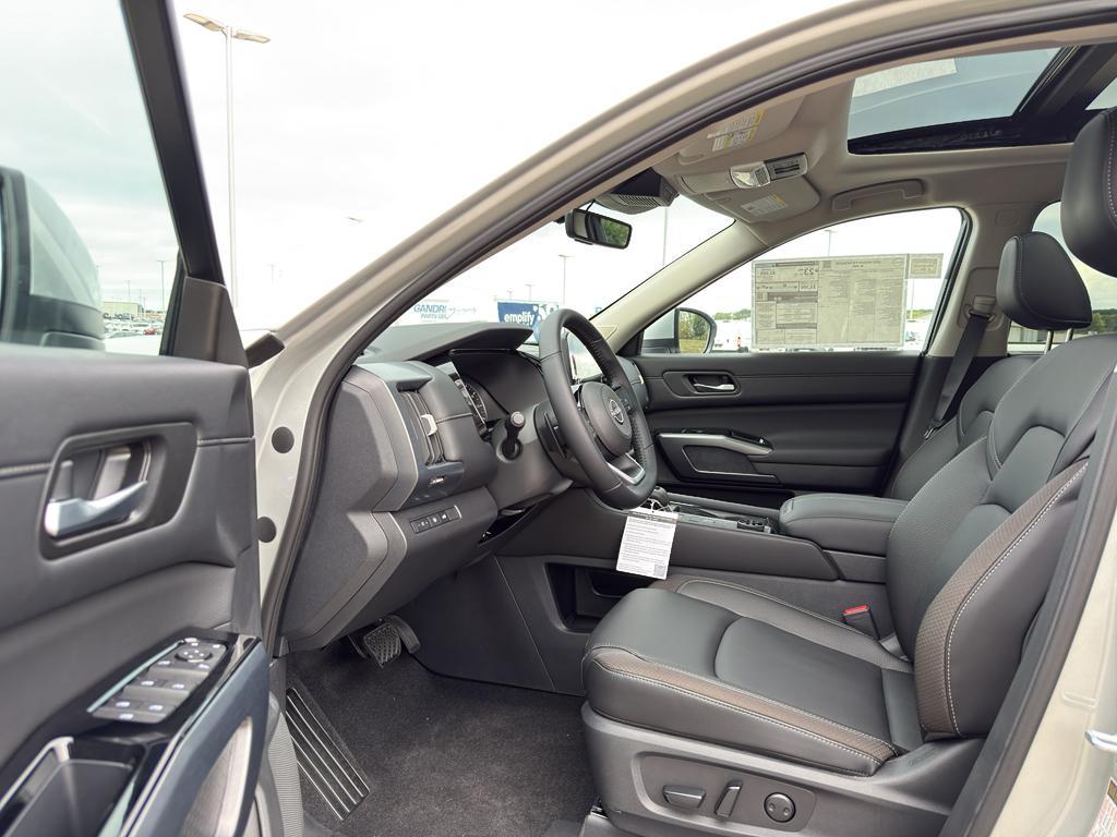new 2025 Nissan Pathfinder car, priced at $47,246