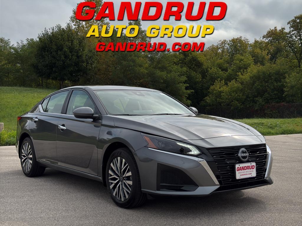 new 2025 Nissan Altima car, priced at $29,999