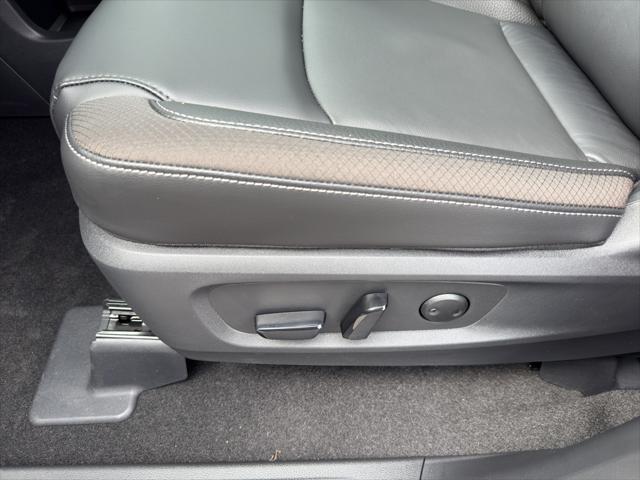 new 2025 Nissan Pathfinder car, priced at $46,874