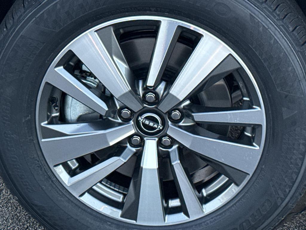 new 2025 Nissan Pathfinder car, priced at $43,920