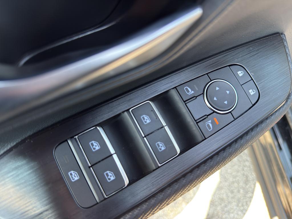 new 2025 Nissan Kicks car, priced at $27,229