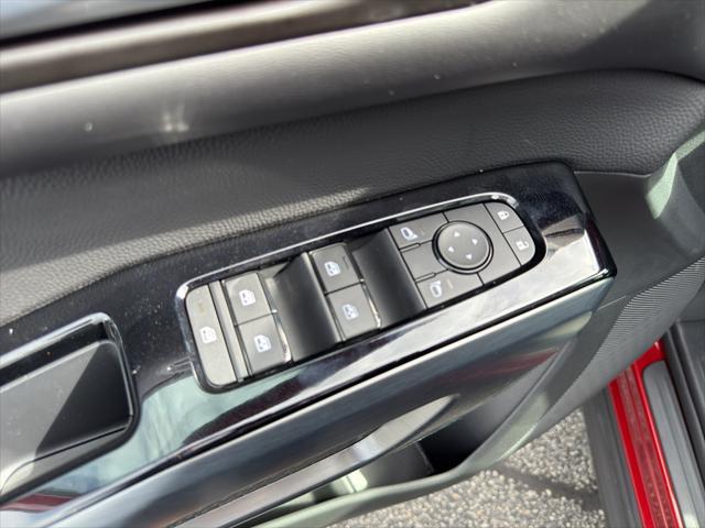 new 2025 Nissan Pathfinder car, priced at $46,678
