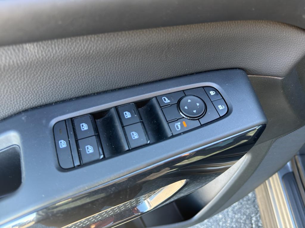 used 2025 Nissan Pathfinder car, priced at $35,790