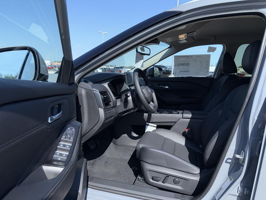new 2025 Nissan Rogue car, priced at $37,672