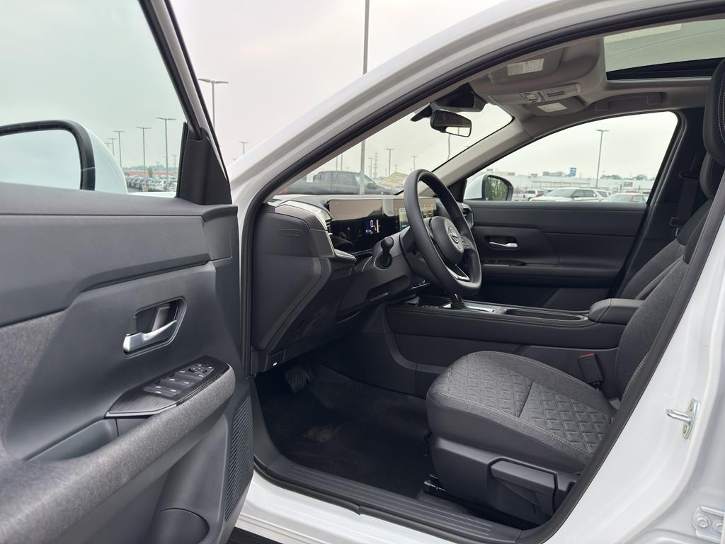new 2025 Nissan Kicks car, priced at $27,299