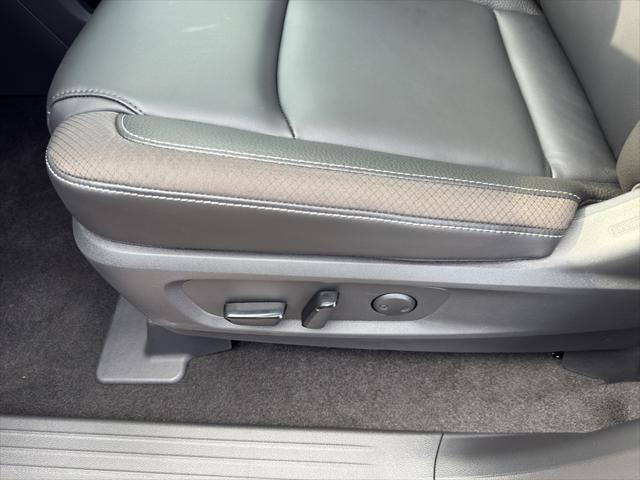 new 2025 Nissan Pathfinder car, priced at $46,474