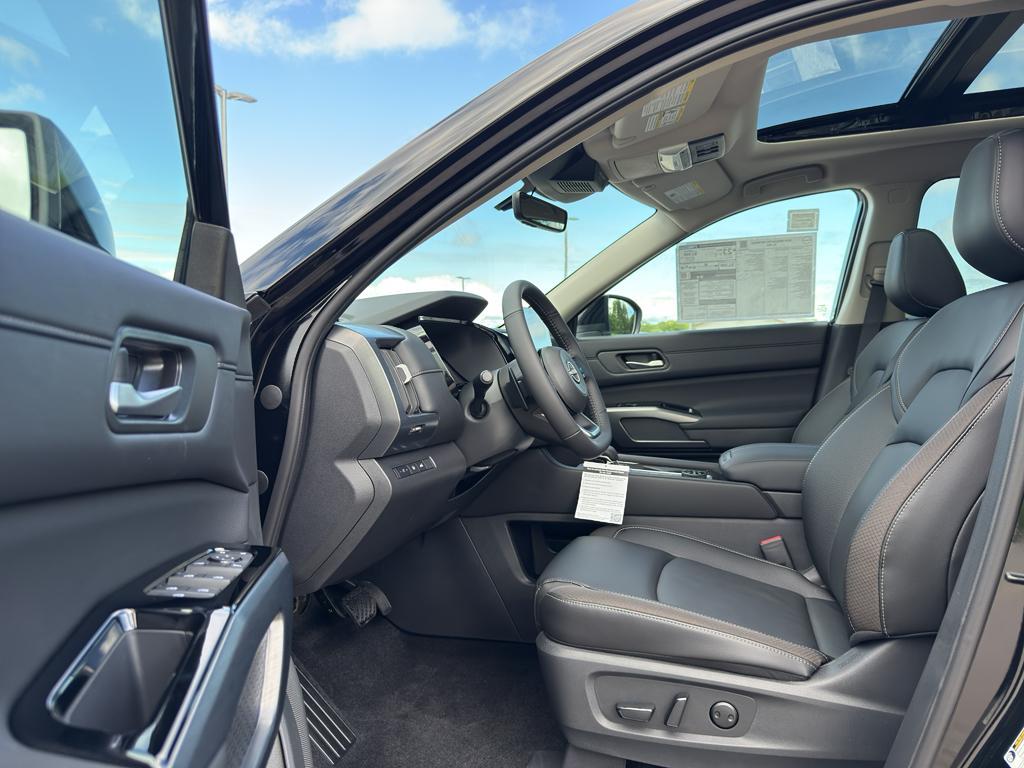 new 2025 Nissan Pathfinder car, priced at $46,365