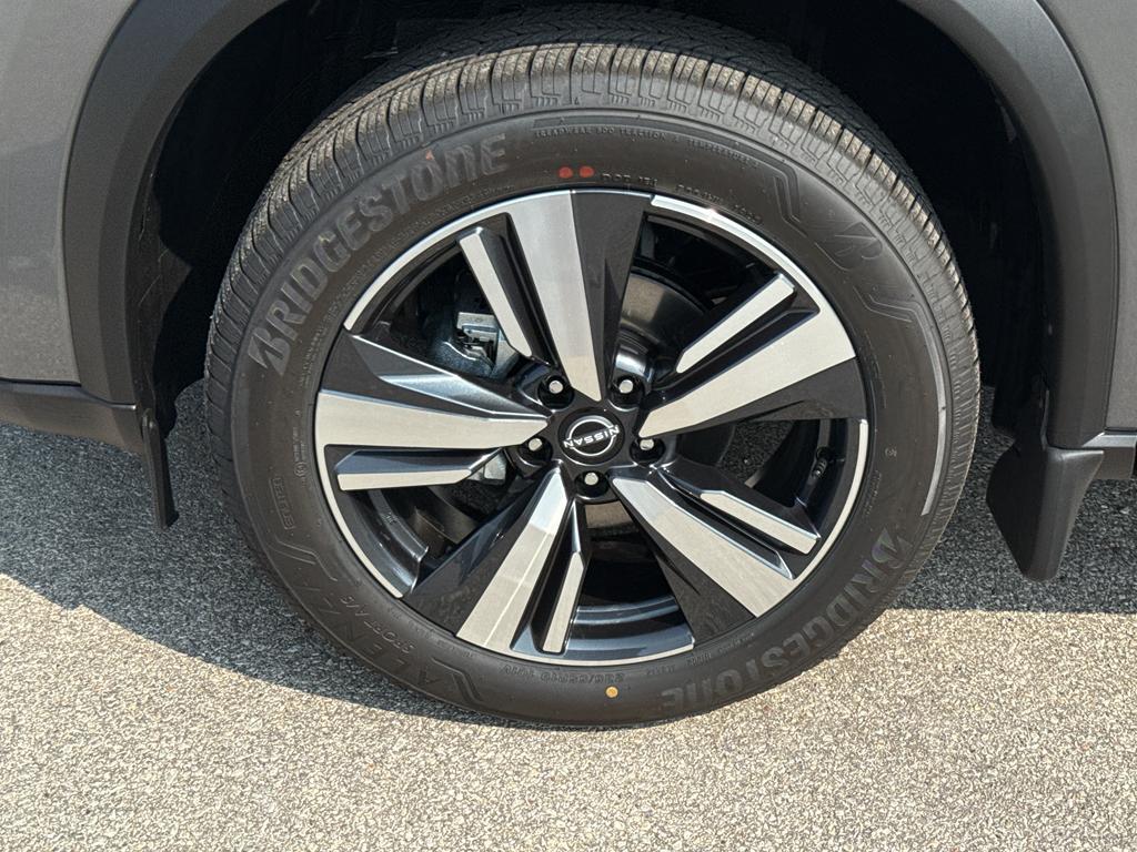 new 2025 Nissan Rogue car, priced at $37,268