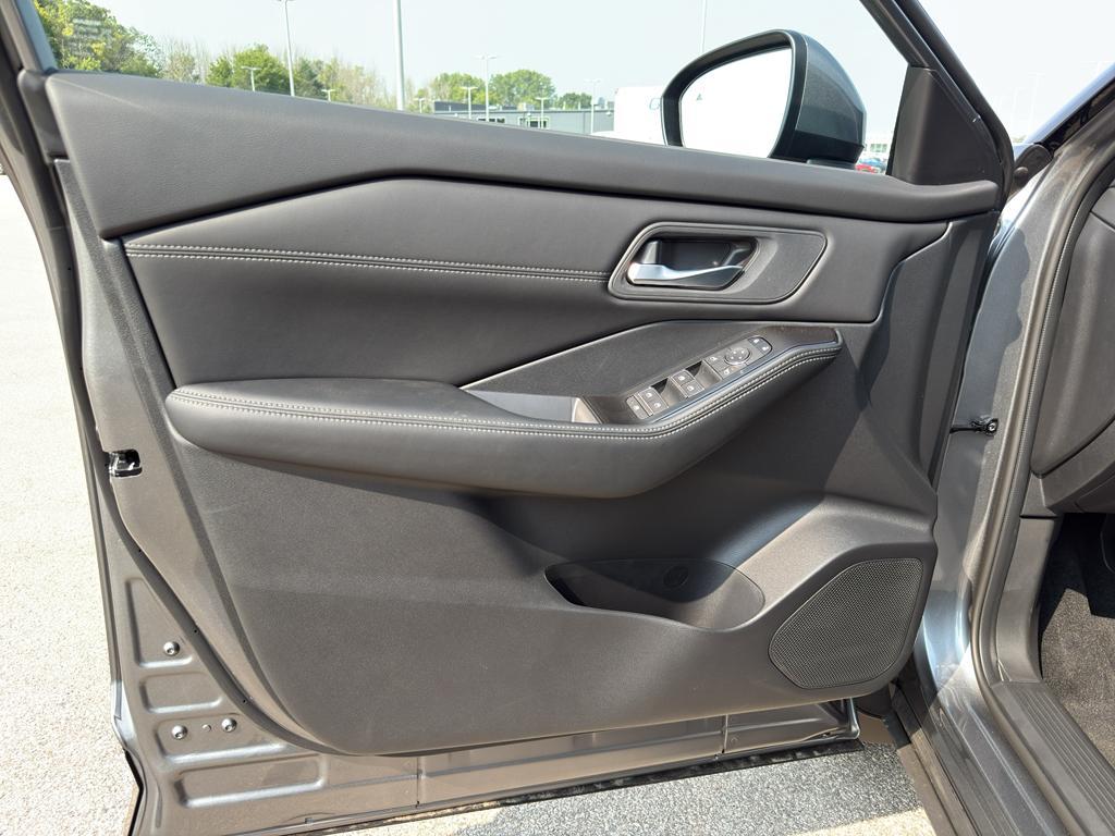 new 2025 Nissan Rogue car, priced at $37,268