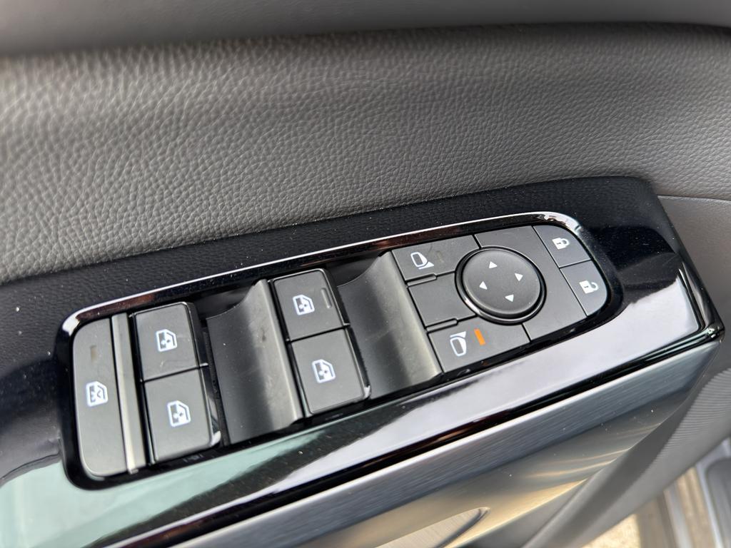 new 2025 Nissan Pathfinder car, priced at $42,186