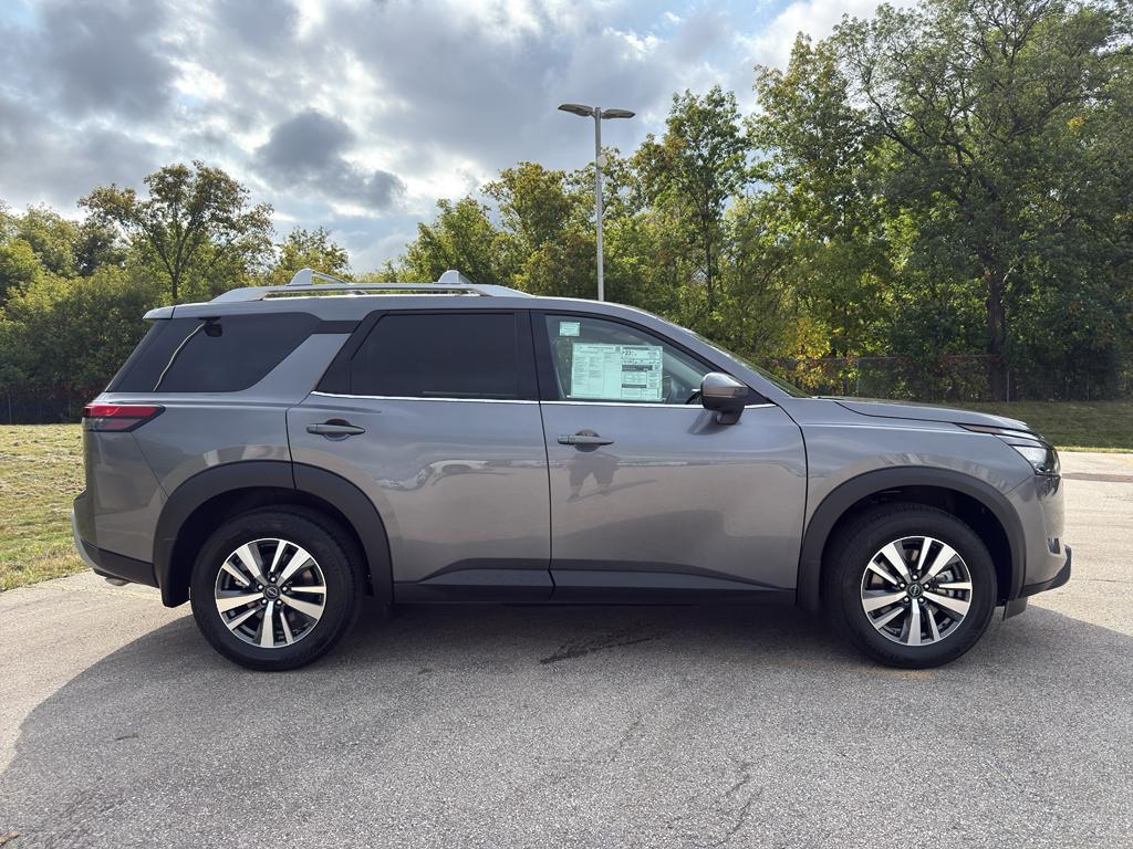 new 2025 Nissan Pathfinder car, priced at $42,186