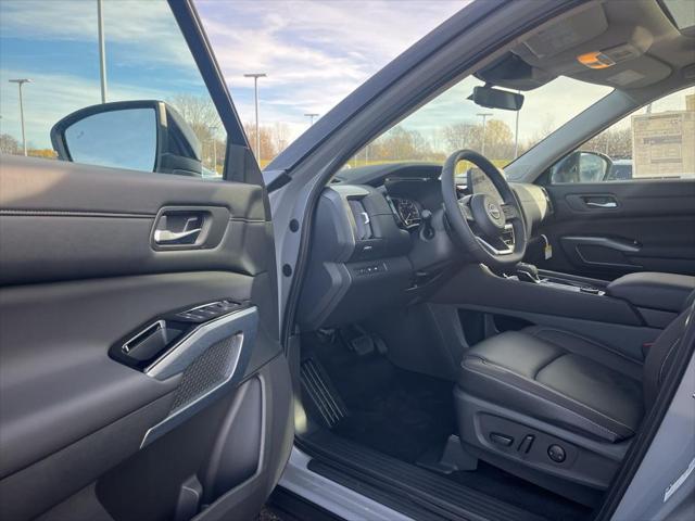 new 2025 Nissan Pathfinder car, priced at $48,187