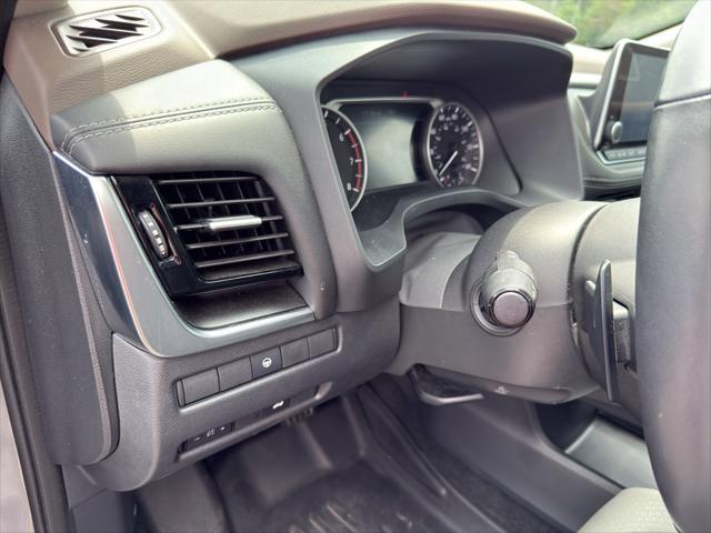 used 2021 Nissan Rogue car, priced at $25,290