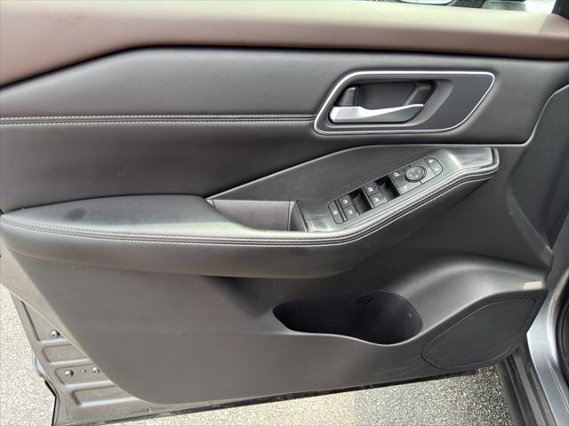 used 2021 Nissan Rogue car, priced at $25,290