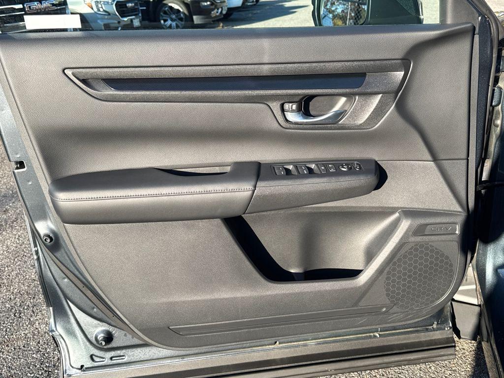 used 2023 Honda CR-V car, priced at $28,999