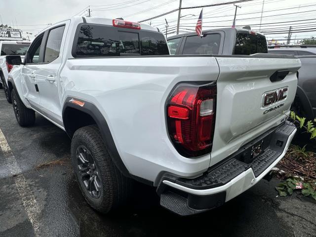 new 2025 GMC Canyon car, priced at $40,095