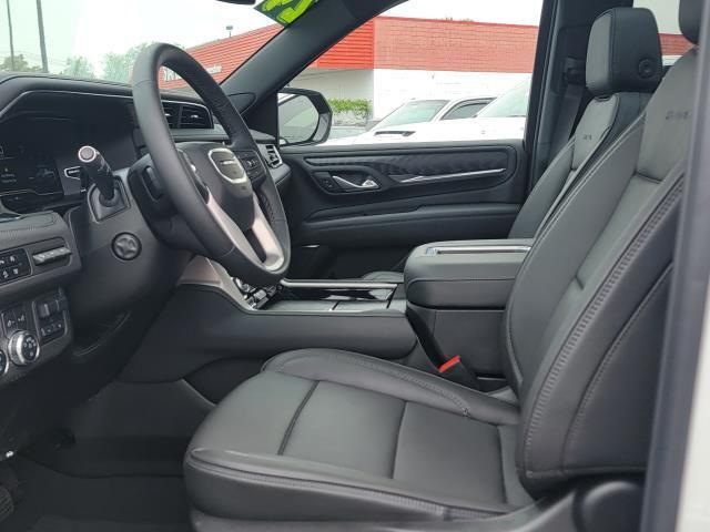 new 2024 GMC Yukon XL car, priced at $90,000