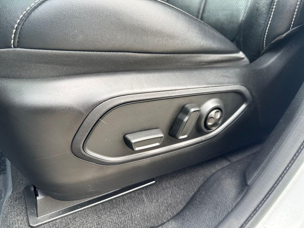 used 2022 Jeep Grand Cherokee L car, priced at $24,777