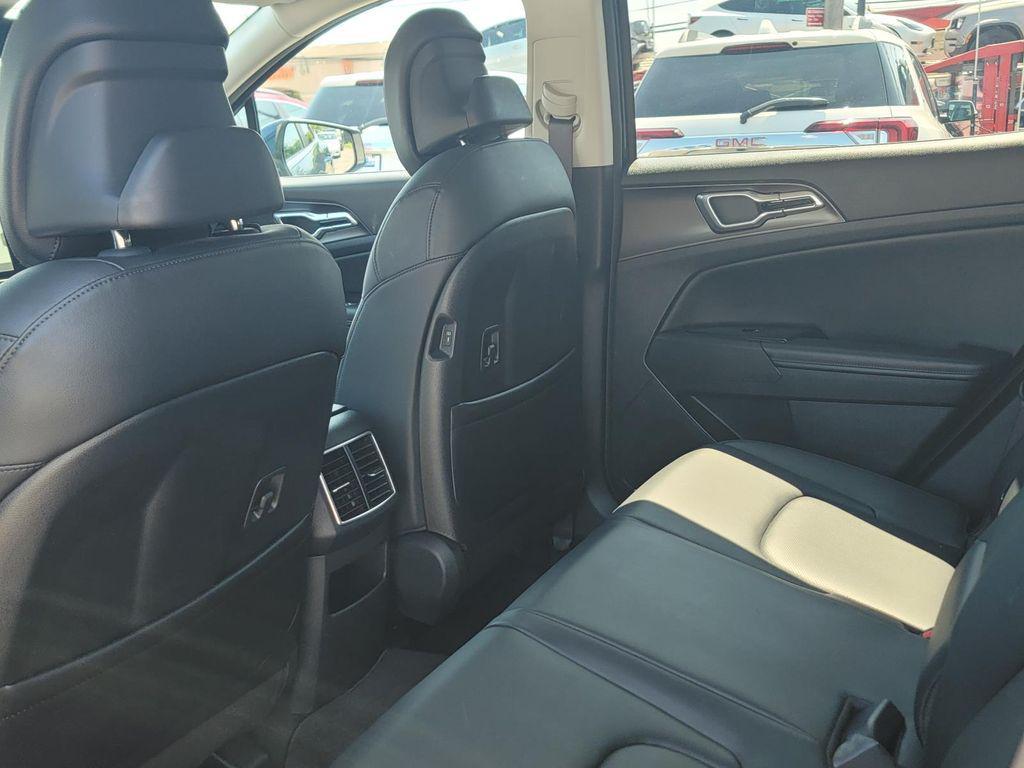 used 2023 Kia Sportage Hybrid car, priced at $27,267