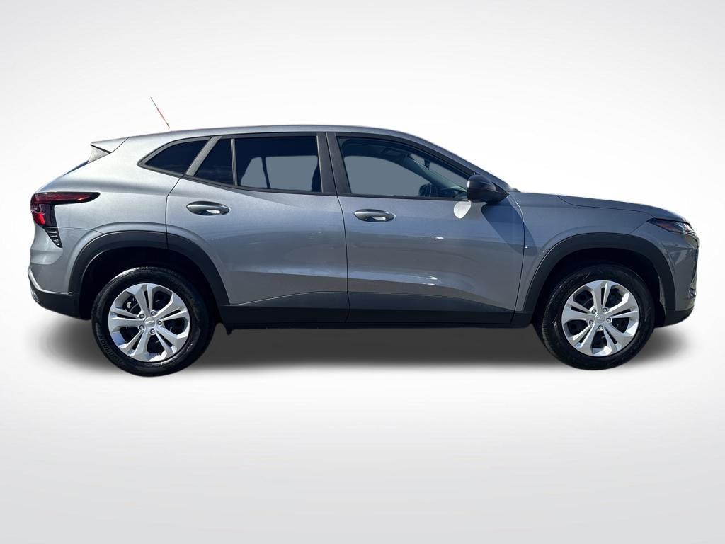 used 2024 Chevrolet Trax car, priced at $18,999