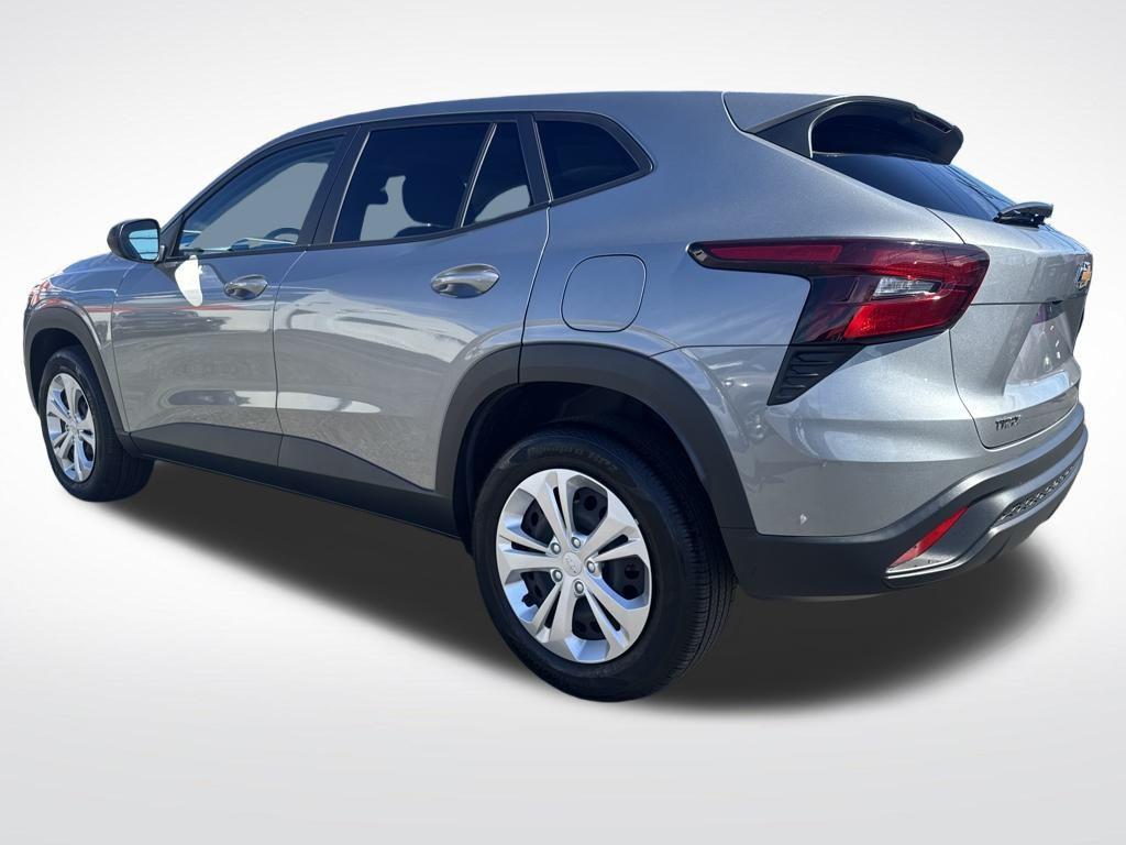 used 2024 Chevrolet Trax car, priced at $18,999