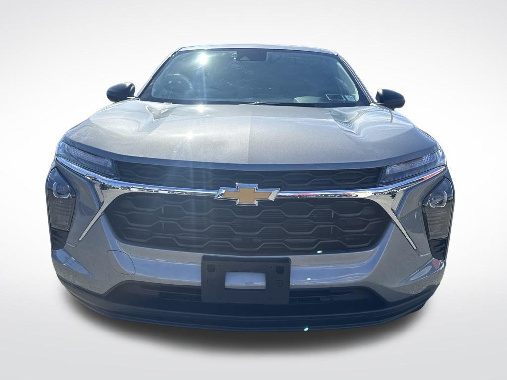 used 2024 Chevrolet Trax car, priced at $18,999