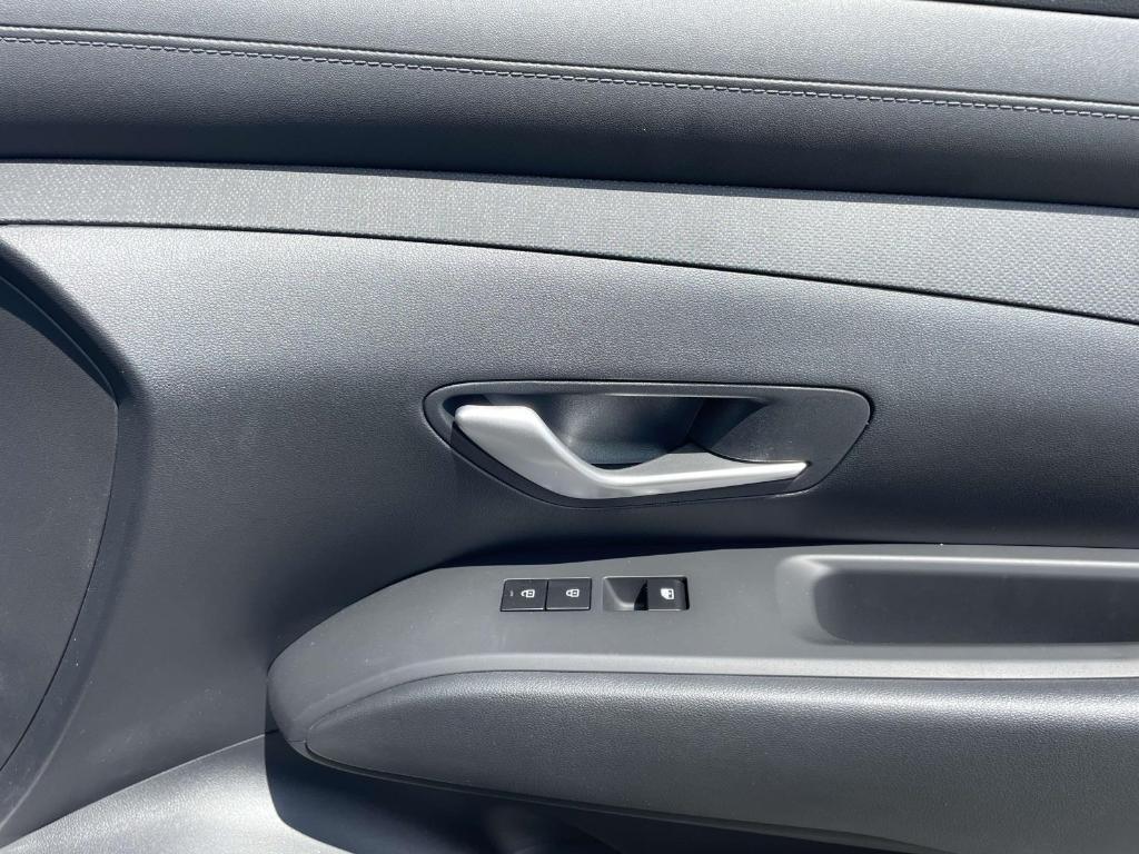 new 2025 Hyundai TUCSON Hybrid car, priced at $36,711