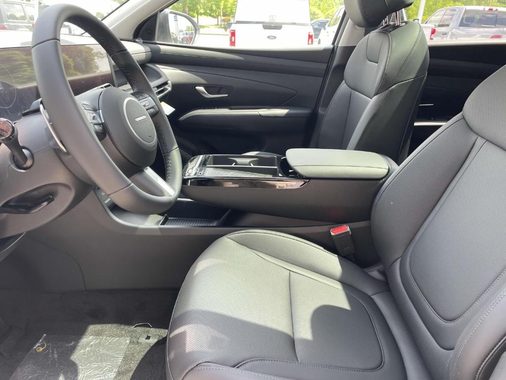 new 2025 Hyundai TUCSON Hybrid car, priced at $36,711