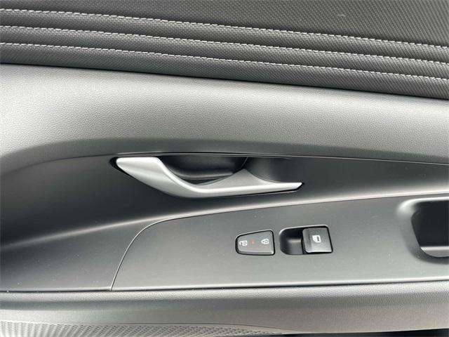 new 2025 Hyundai Elantra car, priced at $26,009