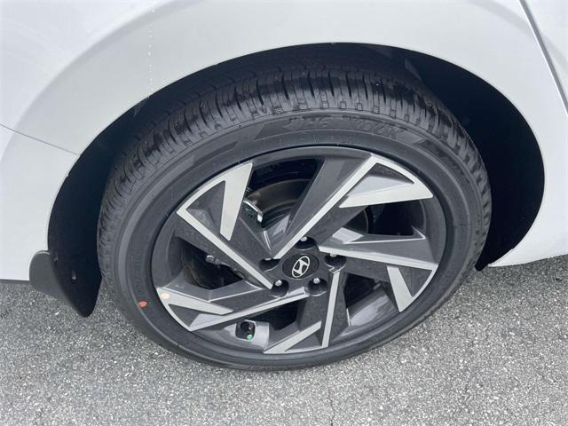 new 2025 Hyundai Elantra car, priced at $26,009