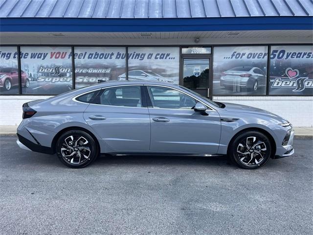 new 2025 Hyundai Sonata car, priced at $27,116