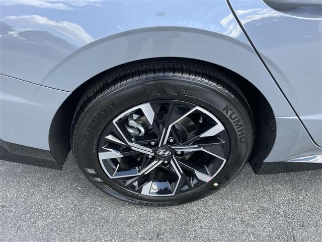 new 2025 Hyundai Sonata car, priced at $27,116