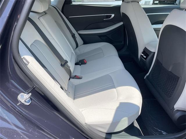 new 2025 Hyundai Sonata Hybrid car, priced at $30,297